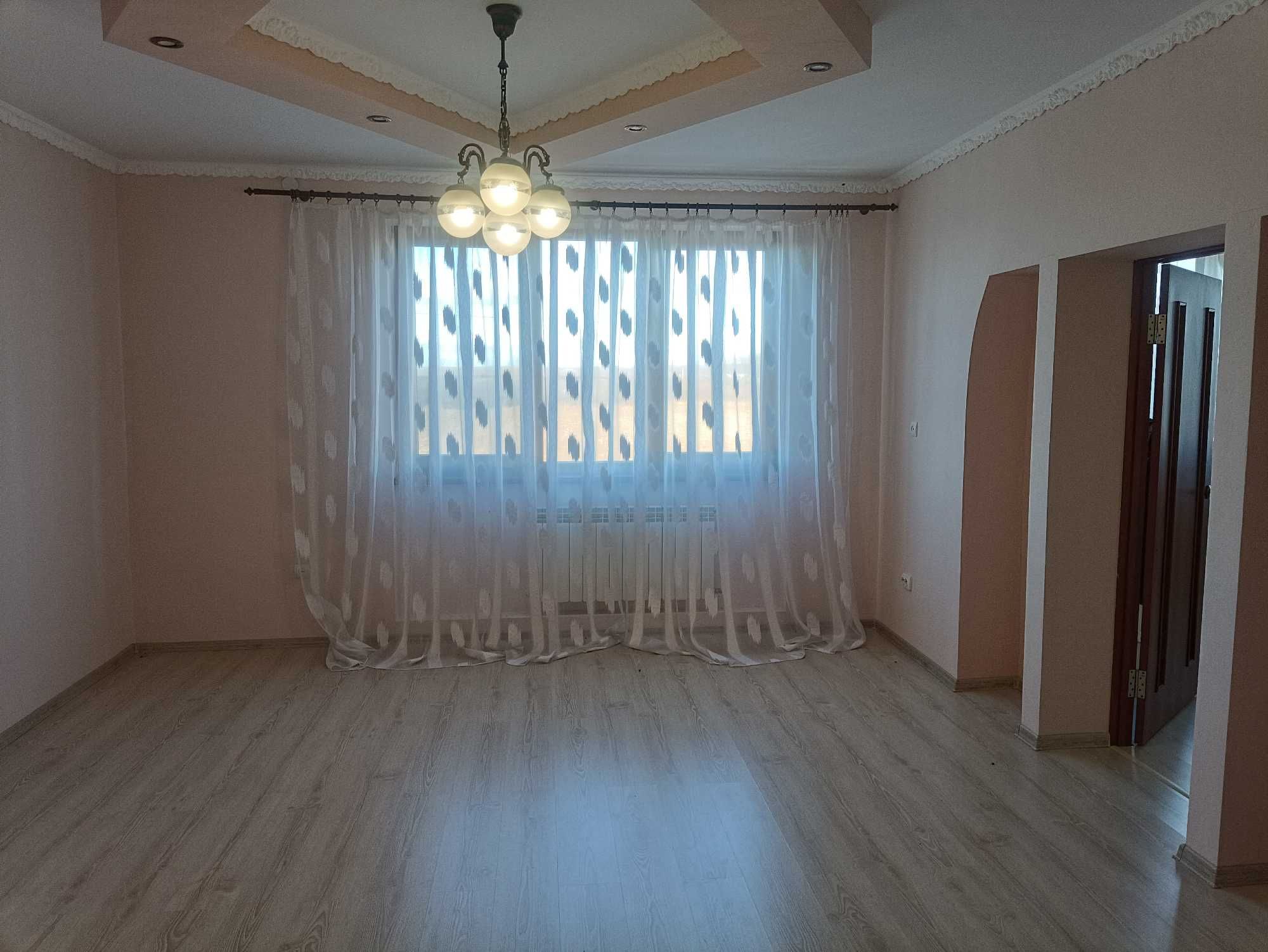 ПРОДАЖ великого (195 кв.м., 6 кімнат) будинку з євроремонтом, 9 соток!