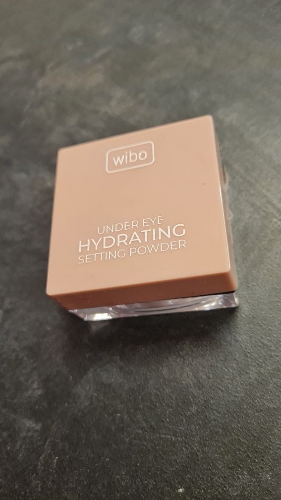 Wibo under eye Hydrating setting powder lekki puder pod oczy

Wibo und