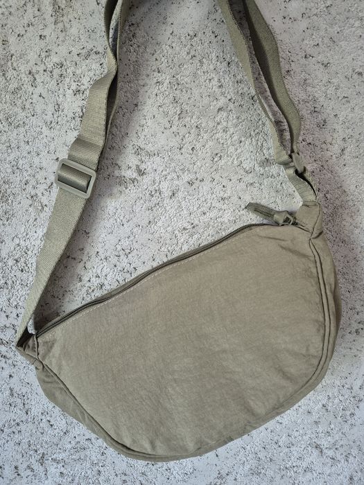 Oliwkowa nerka saszetka khaki zielona torebka