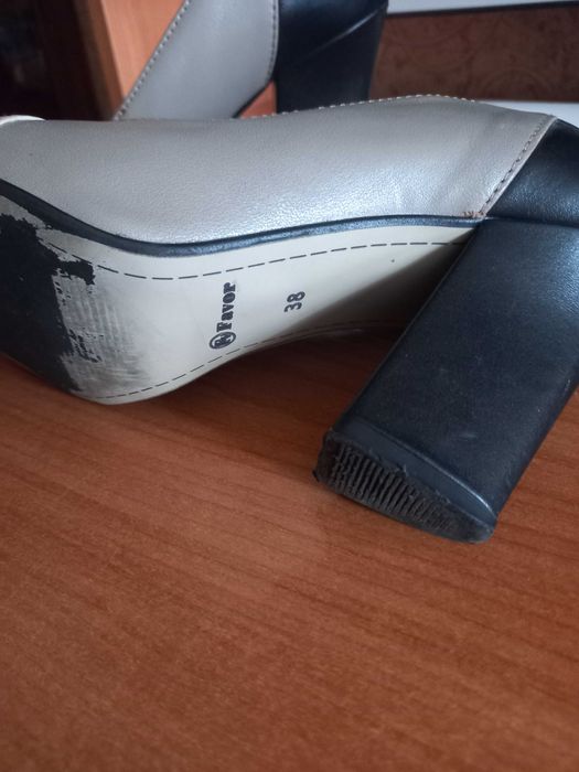 Туфлі жіночі, шкіряні, торг