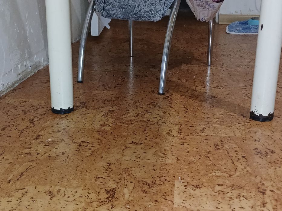 Стол кухонный,стеклянный