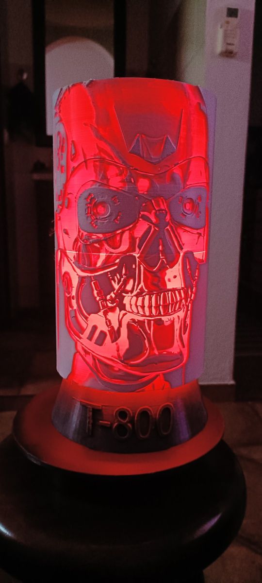 Luminária terminator t-800