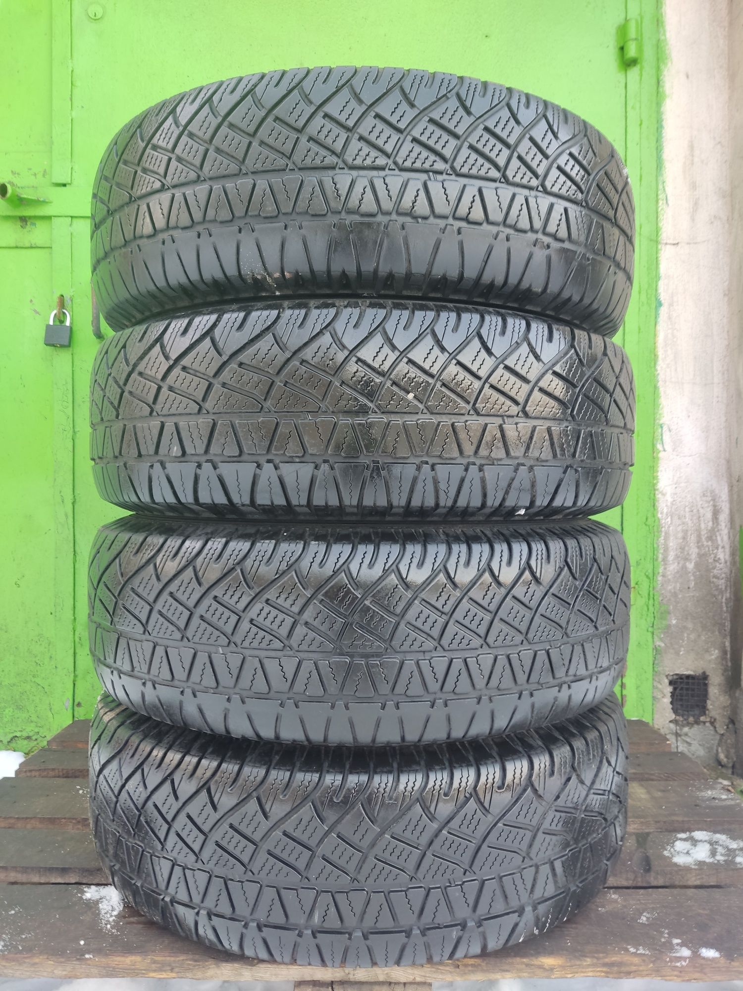 Opony Zimowe 16" Michelin Latitude Cross Zima 245/70/16R Czytaj Opis