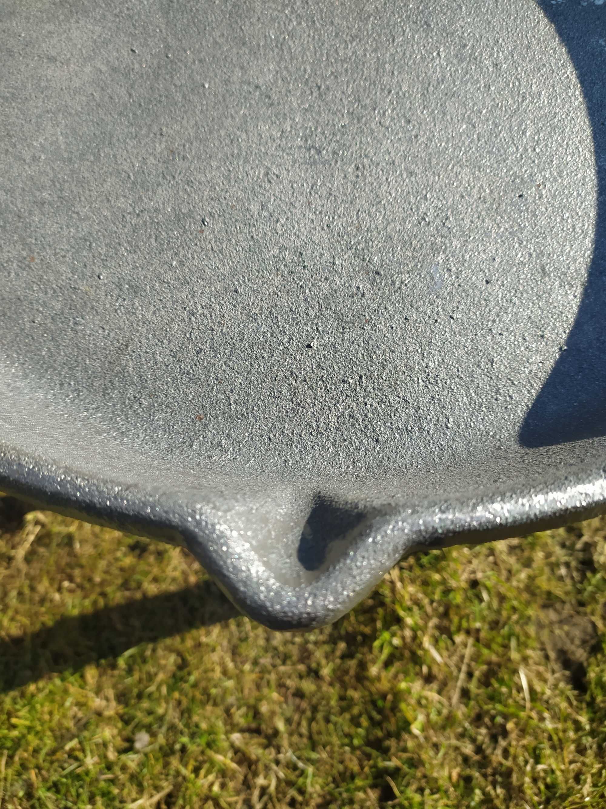 patelnia żeliwna ogniskowa 40 cm z możliwością podwieszenia