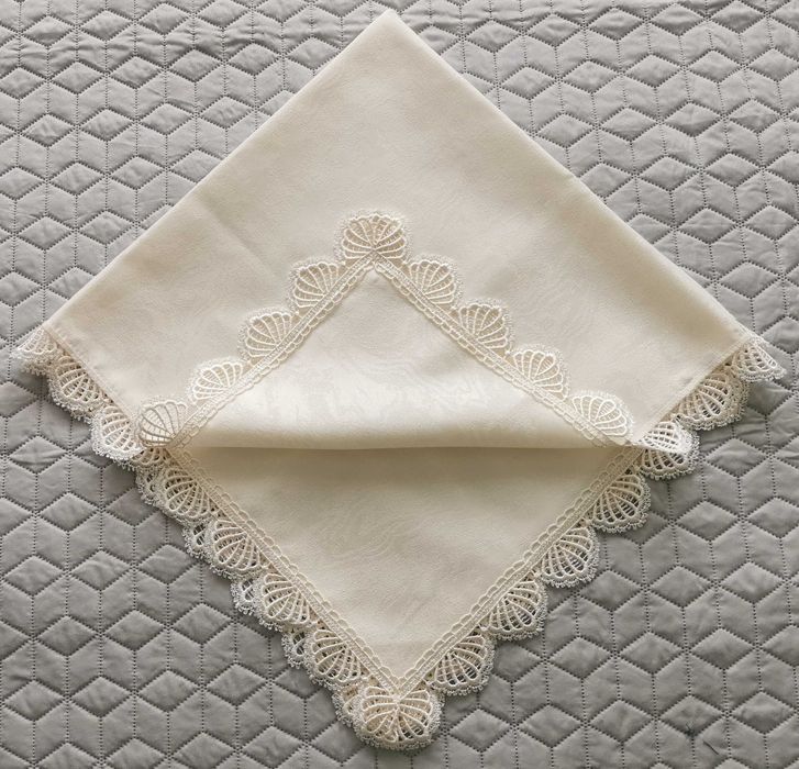 Obrus 0,80 x 0,80 m NOWY ozdobna koronka