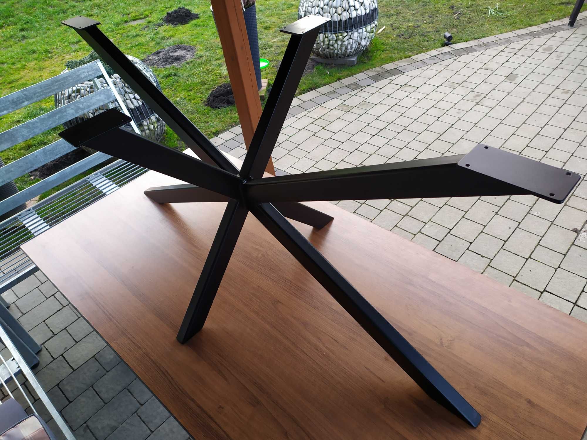 Stół loftowy typu SPINNER