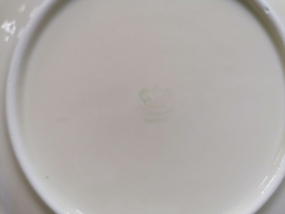 Pratos antigos variados