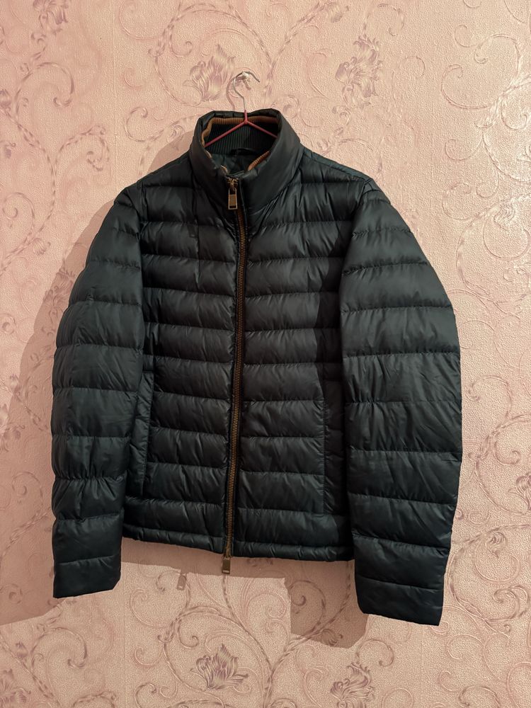 Пуховик hugo boss 90% пух L-size
