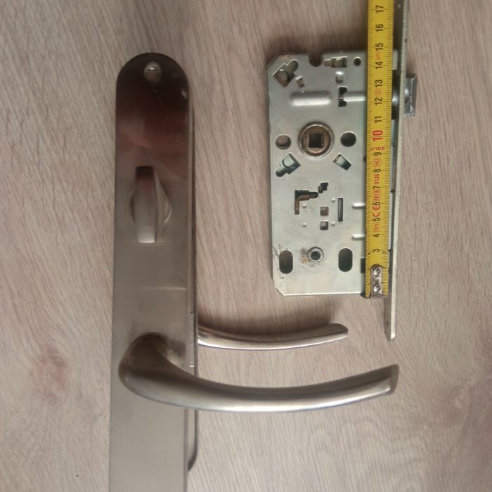 Klamki 2szt + zamek drzwiowy dre do wc