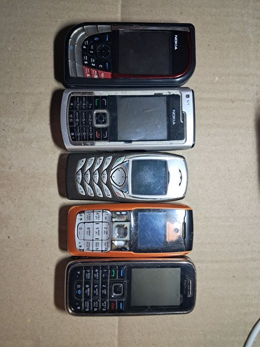 Лот кнопочних телефонов Нокіа N72 ,6233 та інші