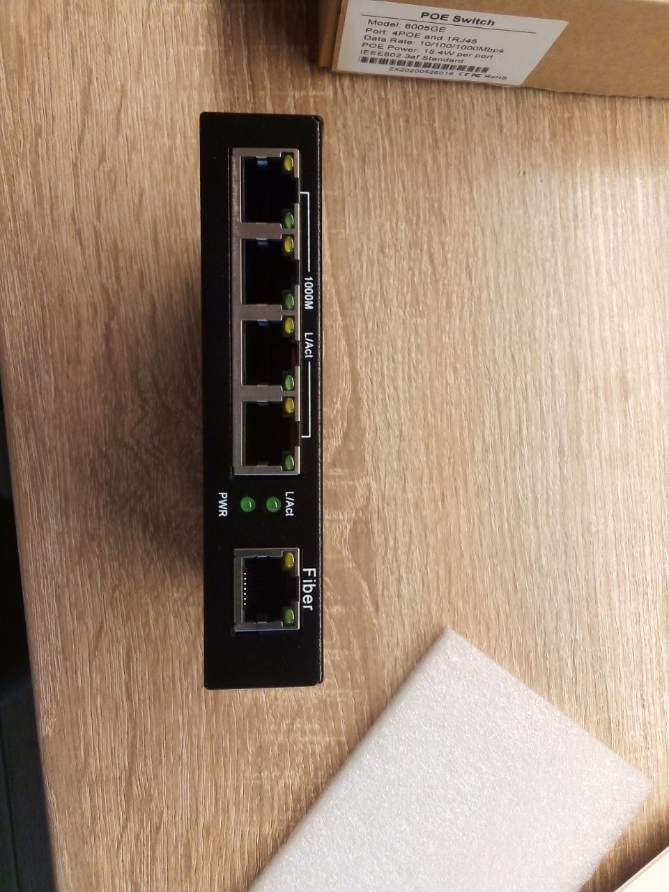 Комутатор PoE Switch 6005GE 4POE+1UTP, 10/100/1000M, IEEE 802.3 AF