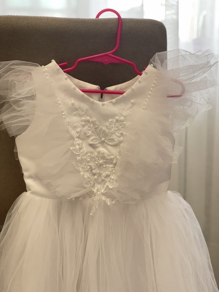 Святкова біла сукня, пишна сукня, на зріст 104-122