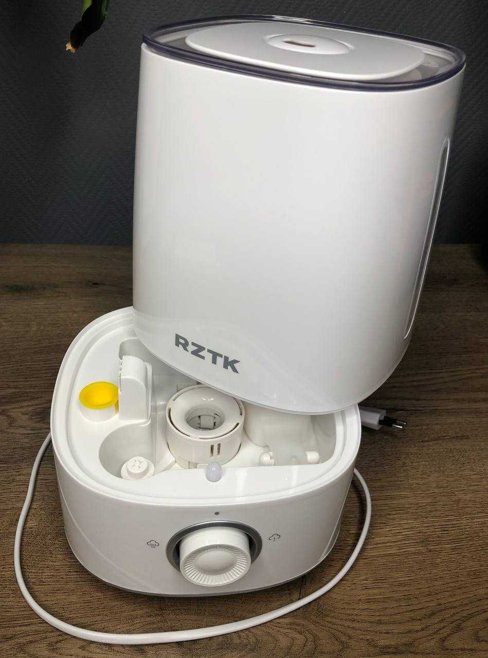 Продаю зволожувач повітря RZTK HM 3540 White