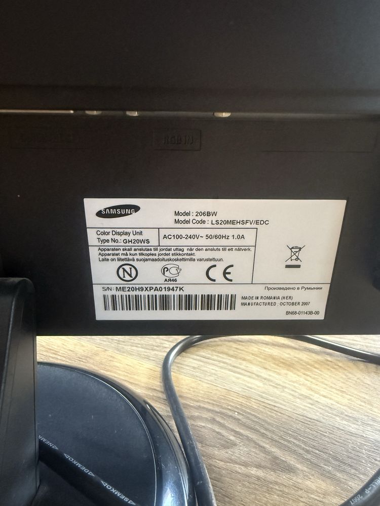 Монитор Samsung SyncMaster 206 BW