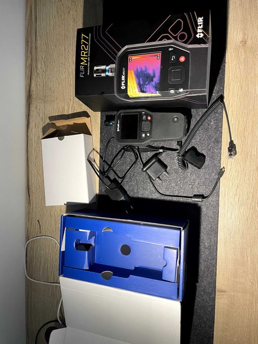 Higrometr Wilgotnościomierz FLIR MR277 nieinwazyjny