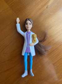 Boneca barbie veterinaria