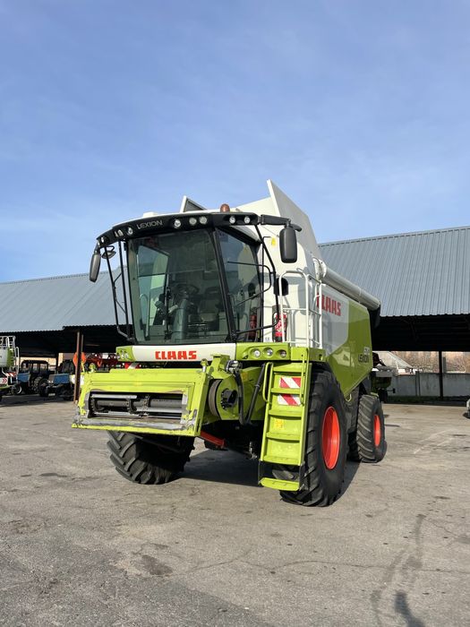 Комбайн CLAAS LEXION 670 2011 Vario750