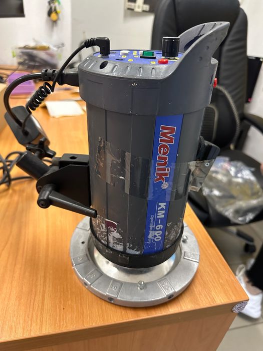 Menik КМ-600 Спалах студійний. Вспышка студийная.