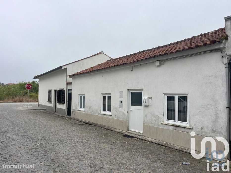 Moradia em banda T2 em Apúlia e Fão de 104 m2