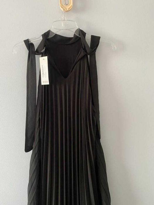 Boohoo sukienka plisowana czarna plisowanka nowa z metką 12