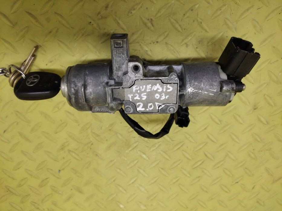 toyota avensis t25 2.0 d4d stacyjka kluczyk 450200504