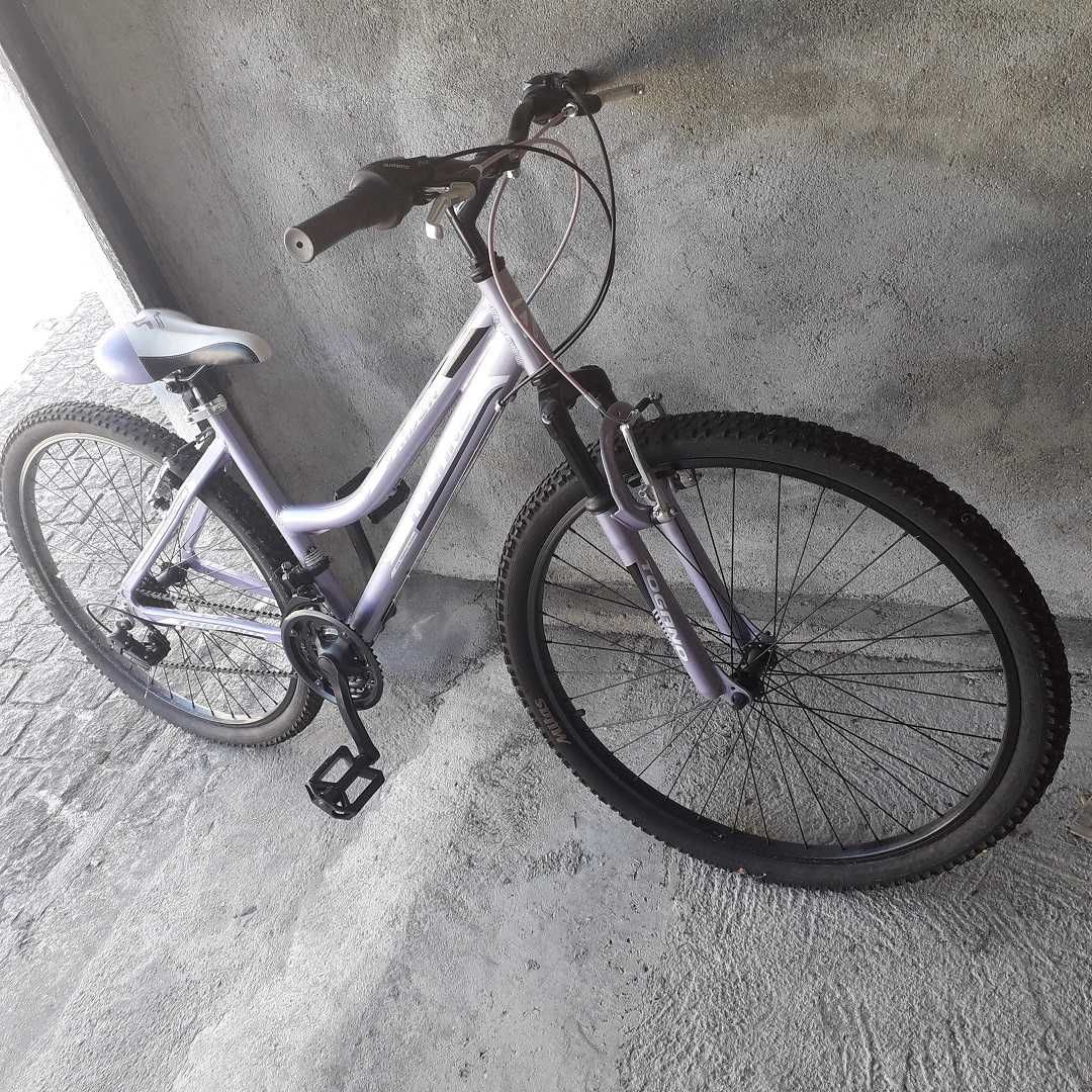 Bicileta montanha em alumínio, engrenagem, mudanças e travoes Shimano