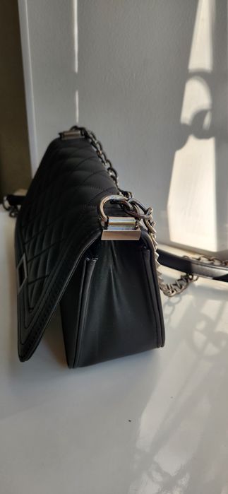 Продам чорну маленьку сумку