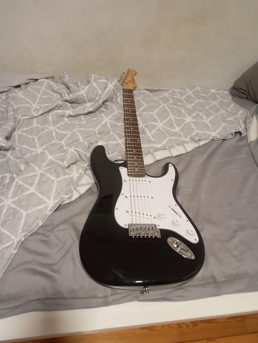 Guitarra elétrica  Harley Benton ST-20 BK