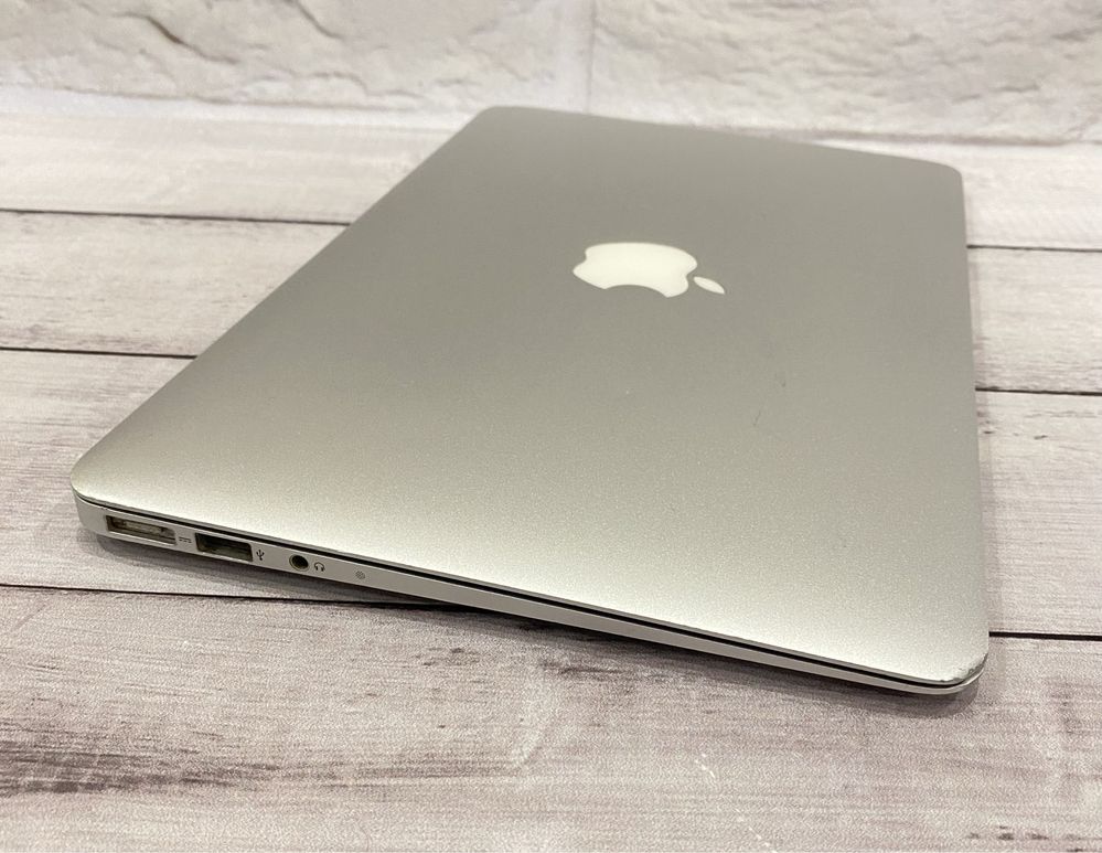 Apple MacBook Air 2012 (A1465) 11.6’’ i5 4GB ОЗУ/ 64GB SSD (r1422)