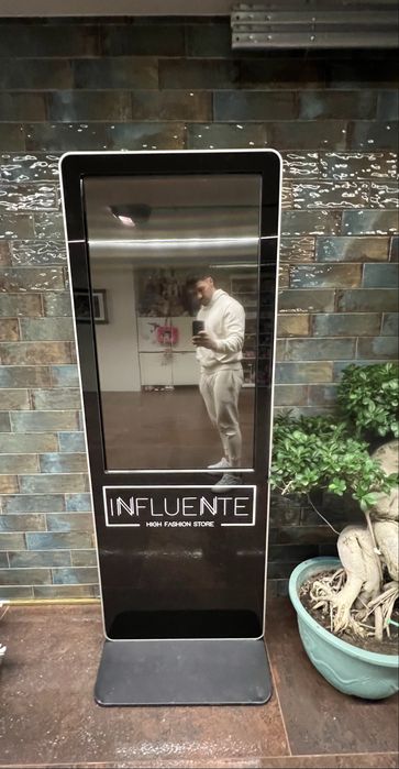 Montra digital / ecra tatil / lcd de montra