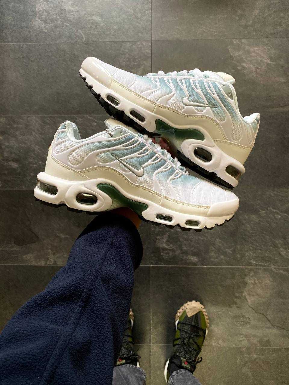 Чоловічі кросівки Nike Air Max Plus White Olive