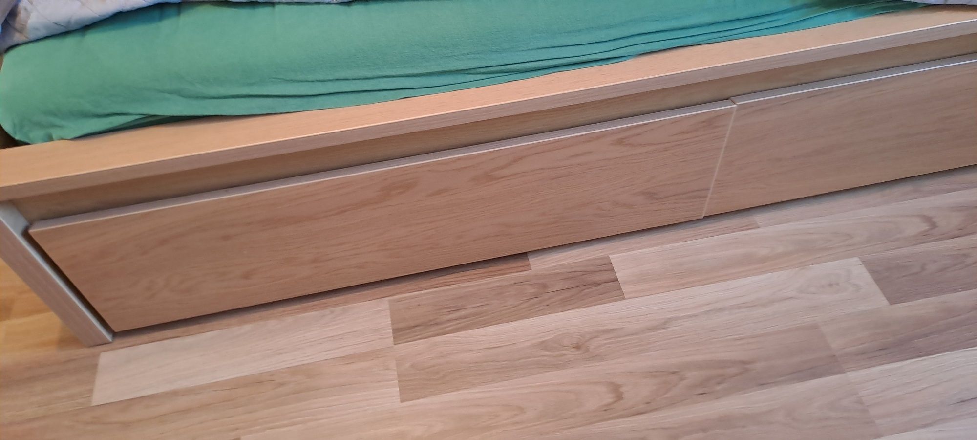 Łóżko 200 na 90 Ikea.