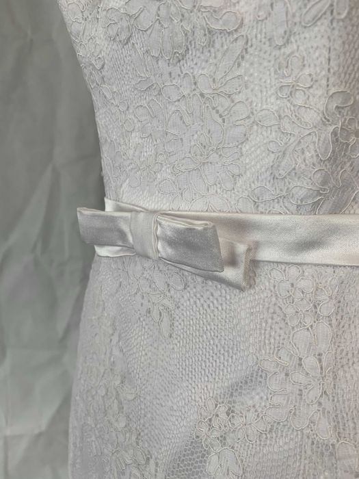 Prosta i klasyczna nowa suknia ślubna 40 L koronkowa cywilny kościelny