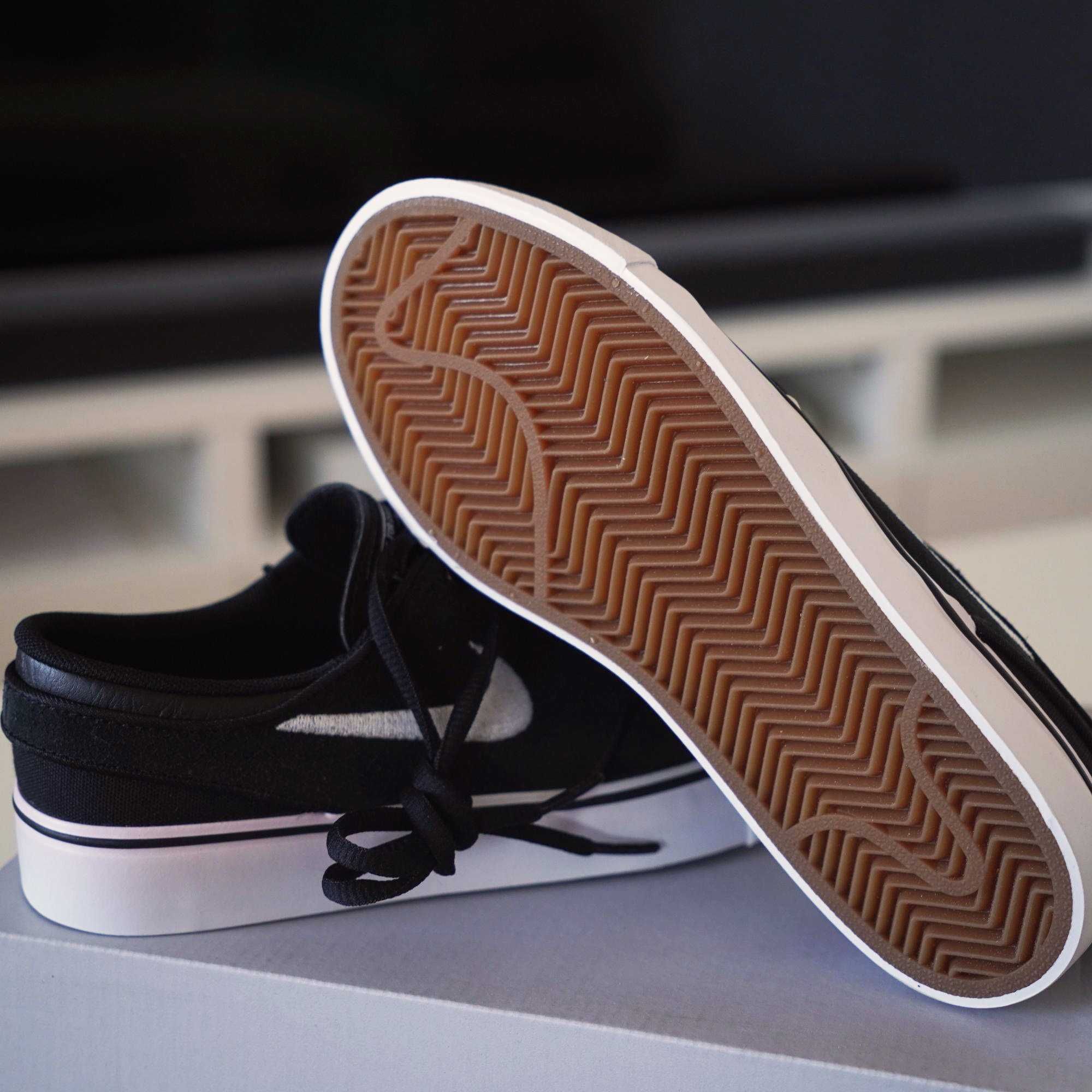 Buty NIKE SB Janoski - czarne - r. 36 - oryginalne