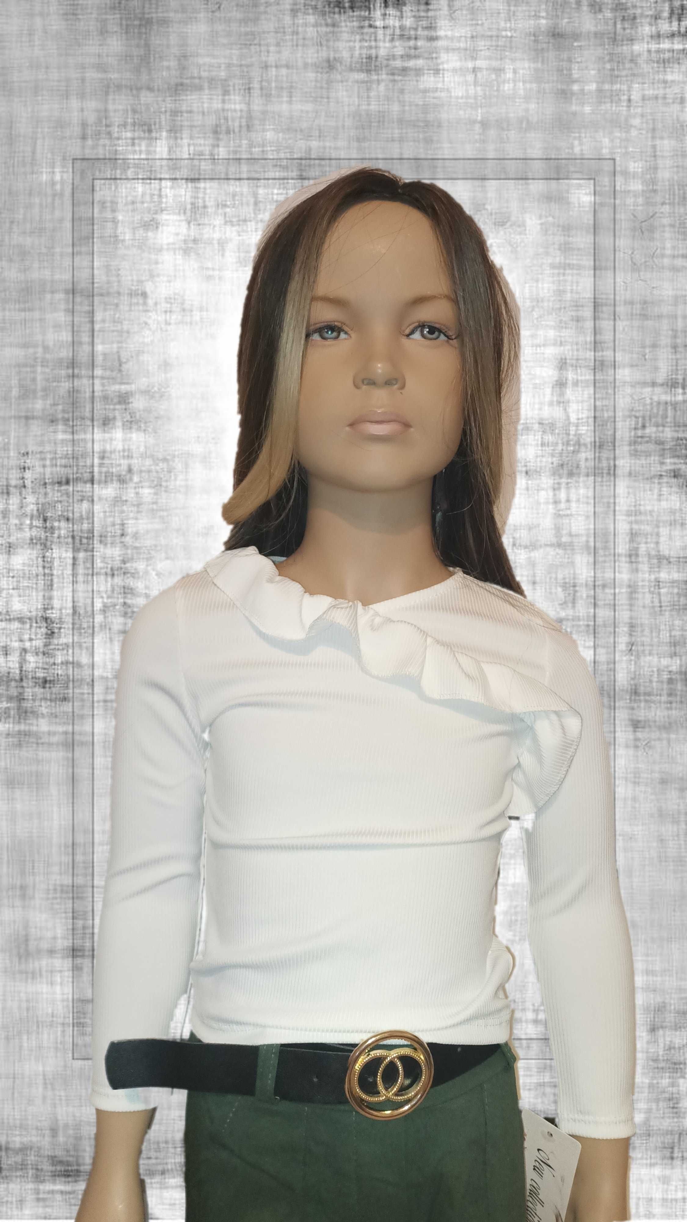 Biała bluzeczka dla dziewczynki w wieku 10 lat