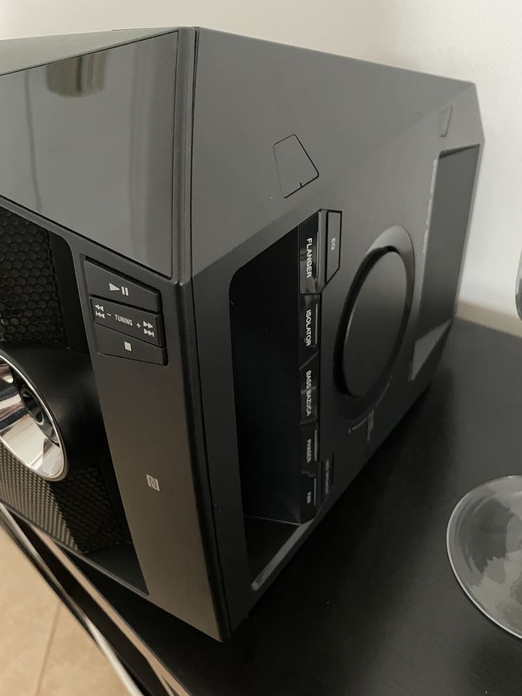 Coluna Sony GTK-X1BT de 500w com bluetooth