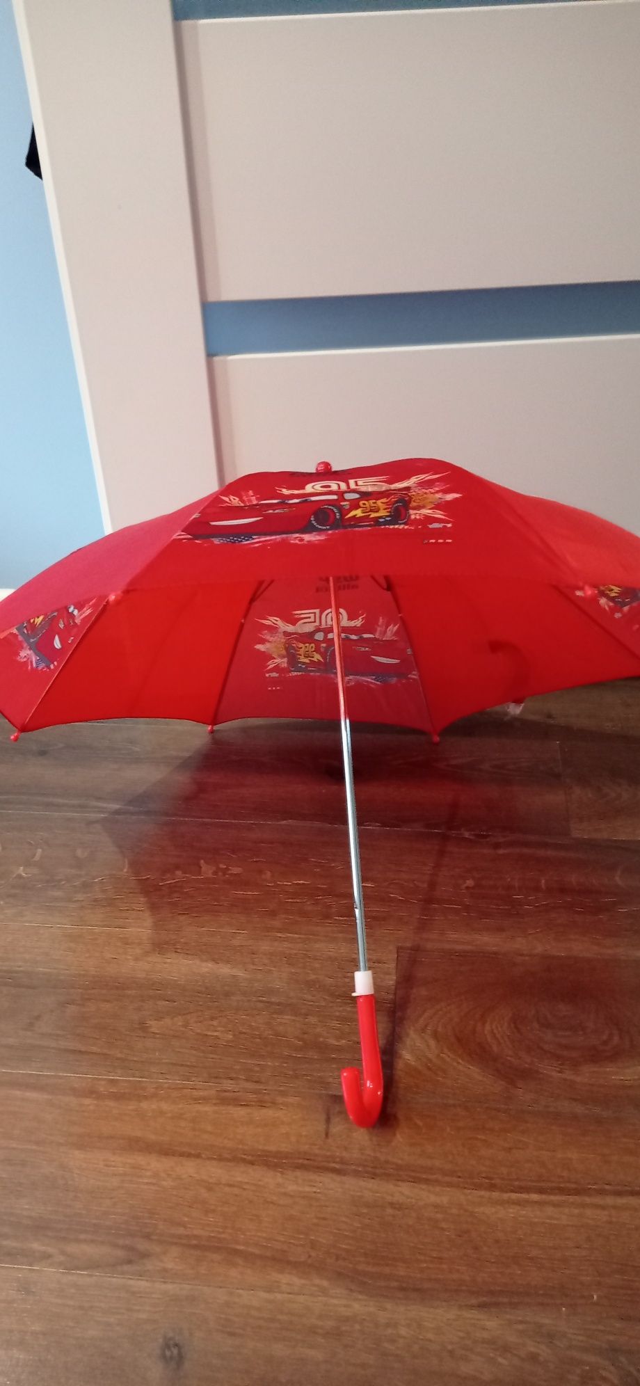 Mała parasolka chłopięca