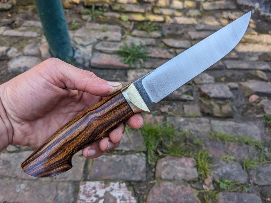 Ніж мисливський ручної роботи зі сталі N690
