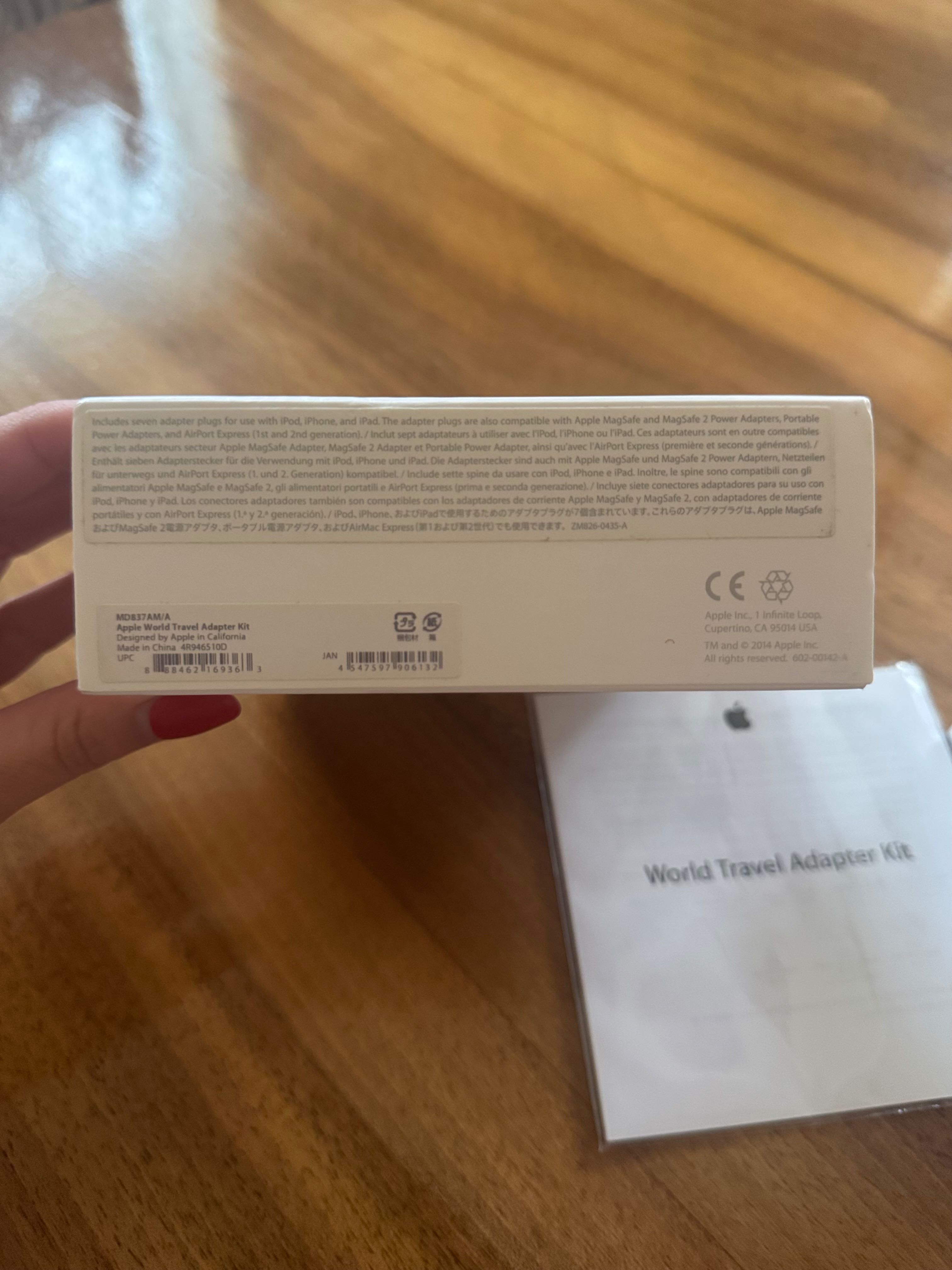 World Travel Adapter Kit від Apple