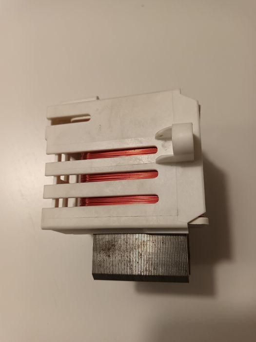 Silnik pompy myjącej  zmywarki Indesit Ariston Hotpoint