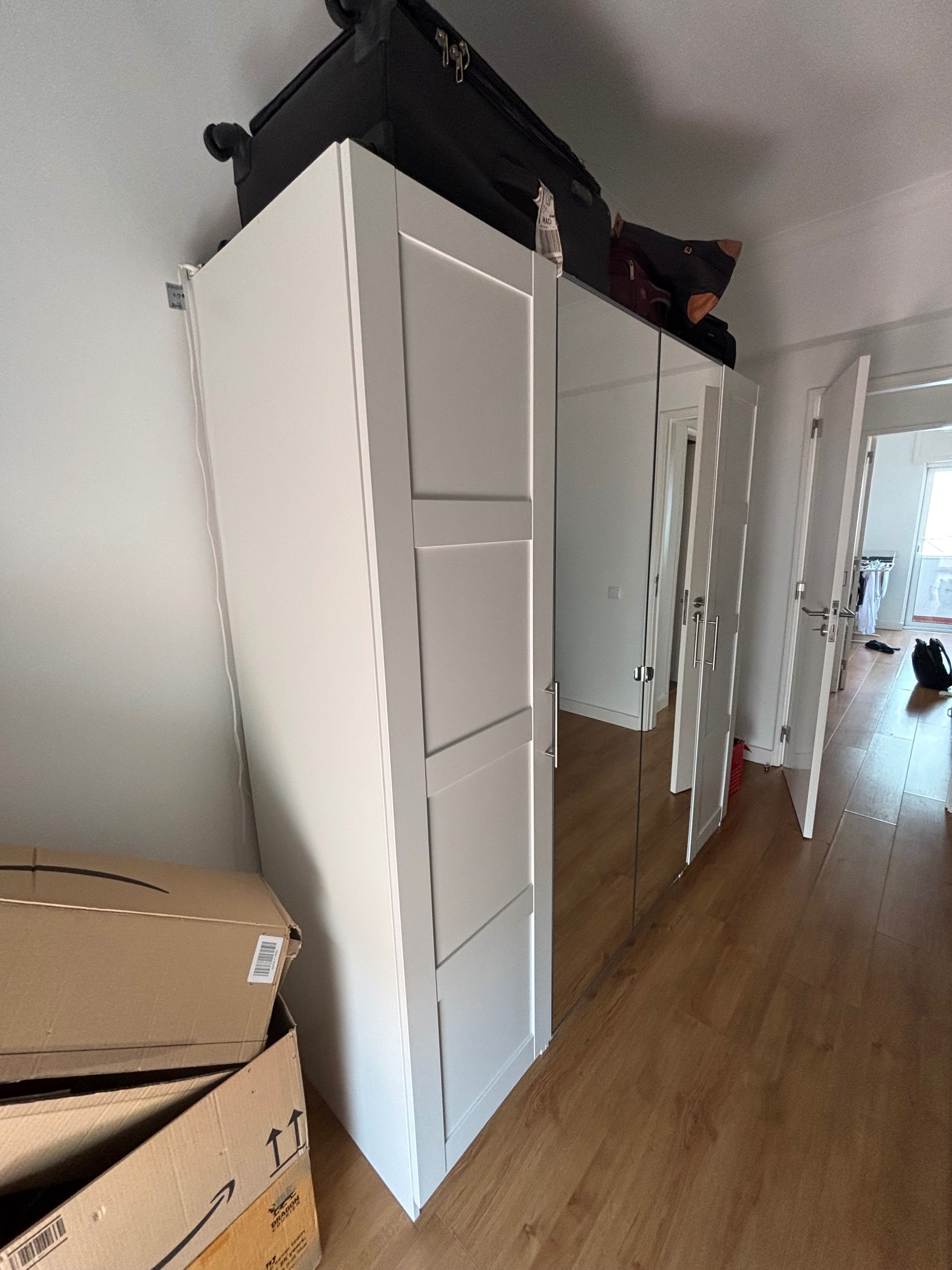 Guarda-roupa Modular IKEA – 2 metros, quase novo!