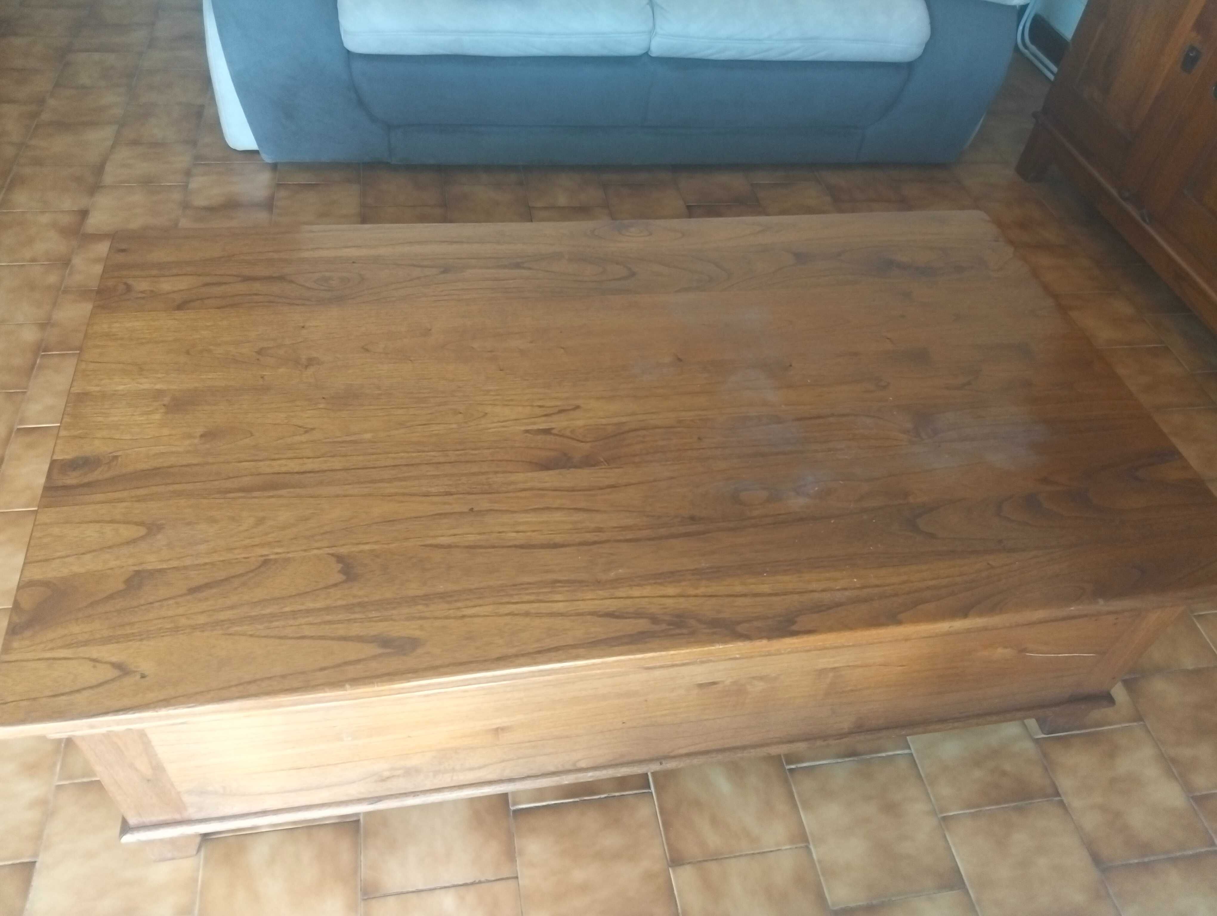Aparador de TV e mesa de centro