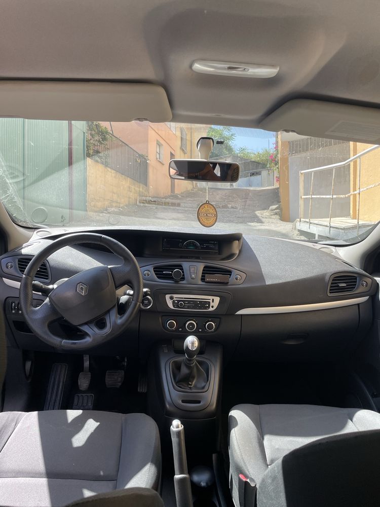 Renault Grand Scénic - 7 Lugares - 2013