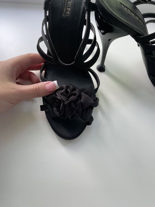 Шикарные черные туфли босоножки 37 размер