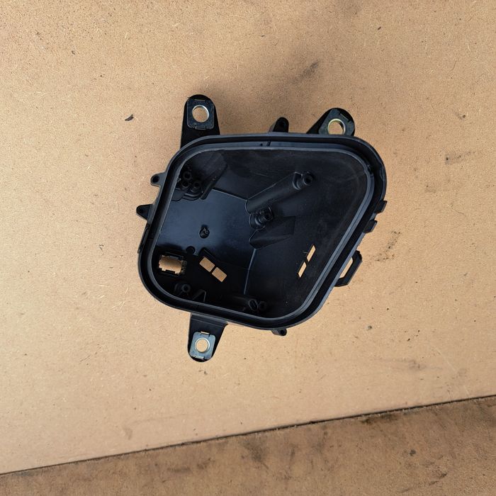 Buszka obudowa kierunkowskazu bentley bentayga lift lewa