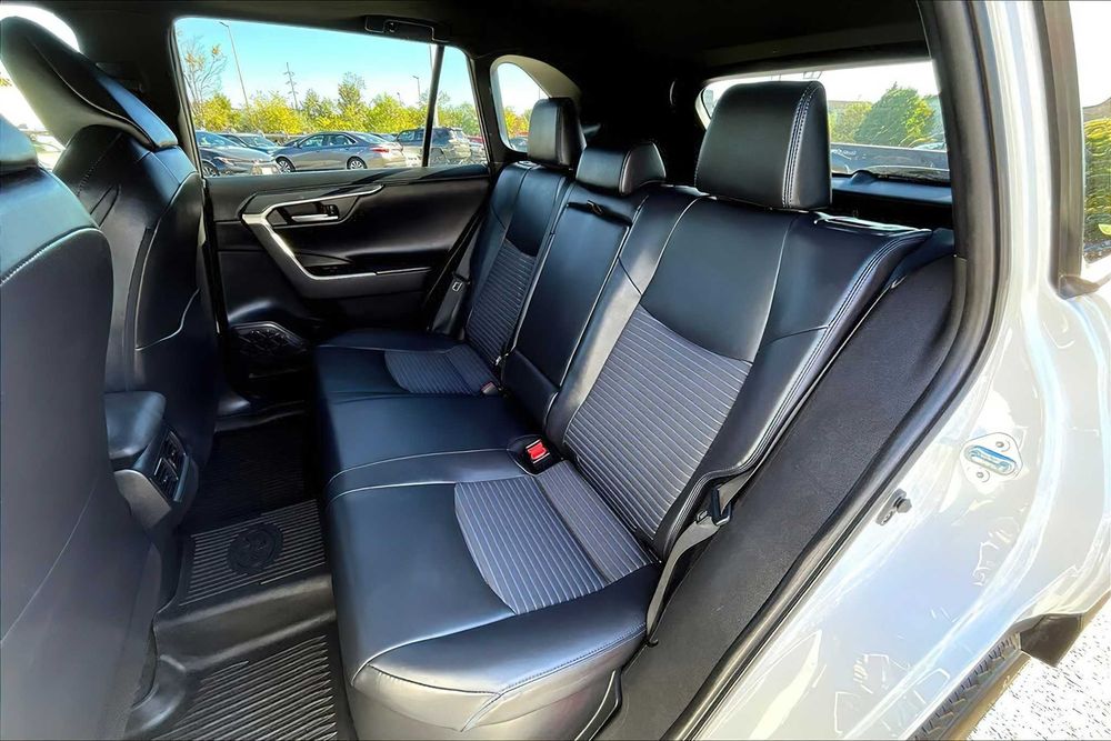 Toyota RAV4 Hybrid XSE      2023