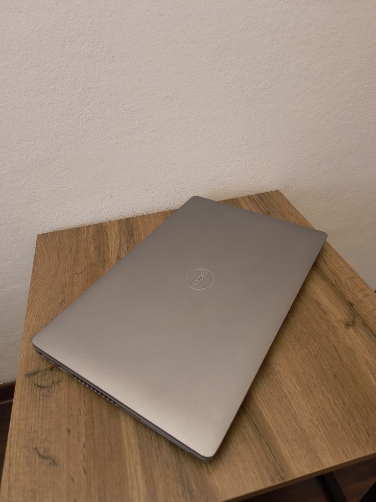 Laptop do pracy, nauki i grania Dell Latitude 5511 i7 32GB 512 Nvidia