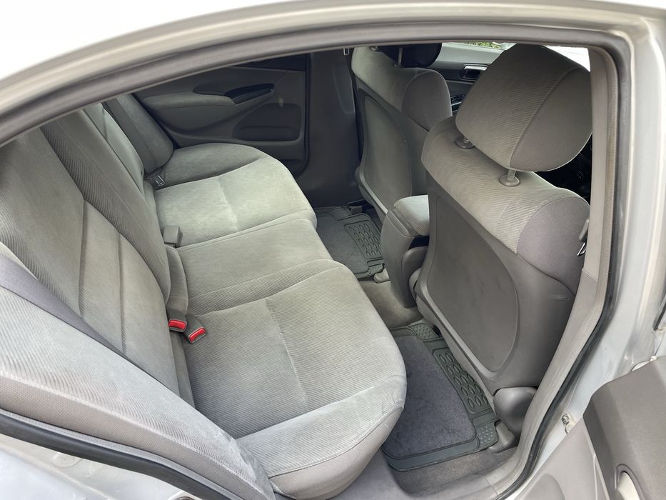 1,8 Хонда Civic 4D LX   америка. Власник 10 років сервіс чеки є.