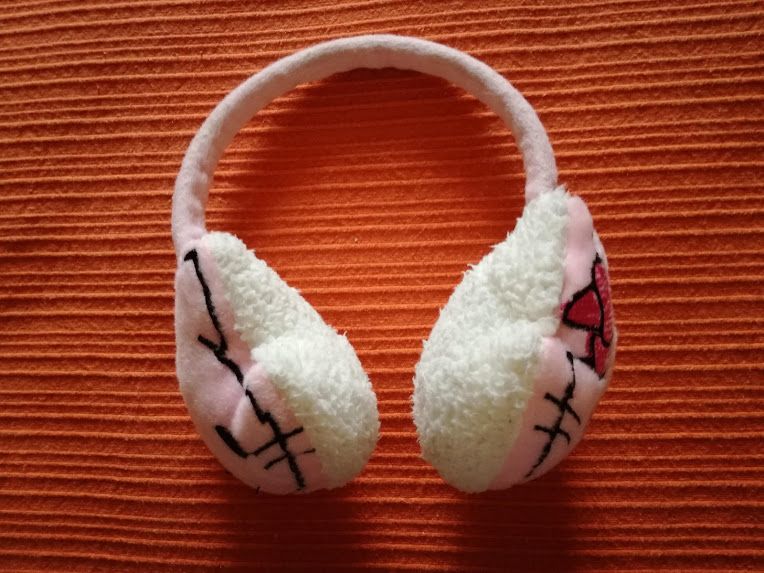 Chapéu e Tapa Orelhas Hello Kitty, 3 Anos