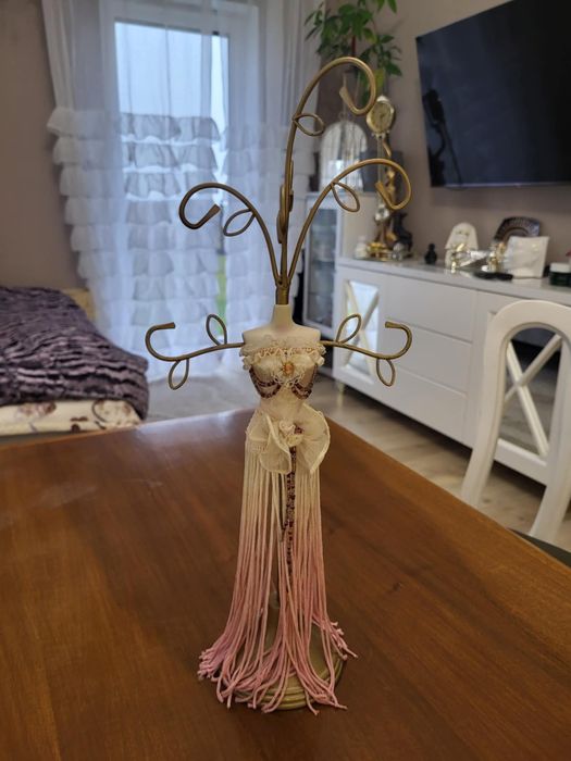 Stojak na biżuterię